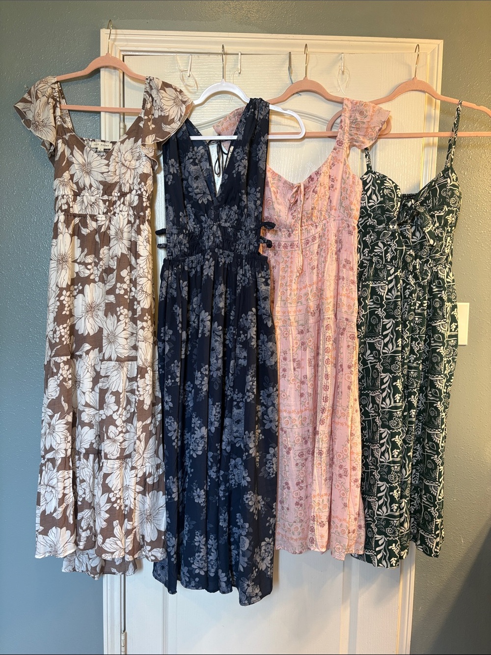 Juniors Large | 3 Dresses + Green Jumpsuit. Dress bundle